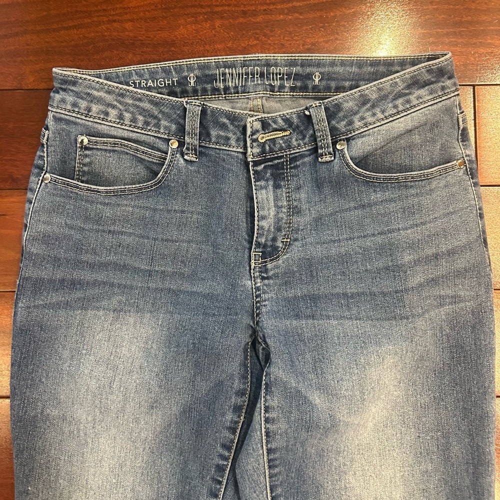 Jennifer Lopez  JLO Straight Leg jeans  4p Petite Medium Wash Stretch Denim - Picture 3 of 8